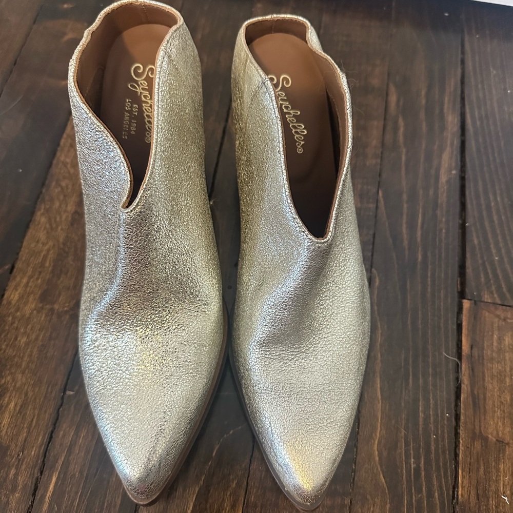 $159 Seychelles Silver Foil Bootie / Shootie Fancy Affair Western 7.5